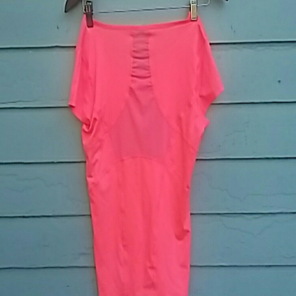 Exercise tops - Picture 2 of 4